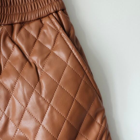 NWT Idem Ditto Faux Leather Quilted Caramel Brown Shorts S A0050 - Picture 2 of 6